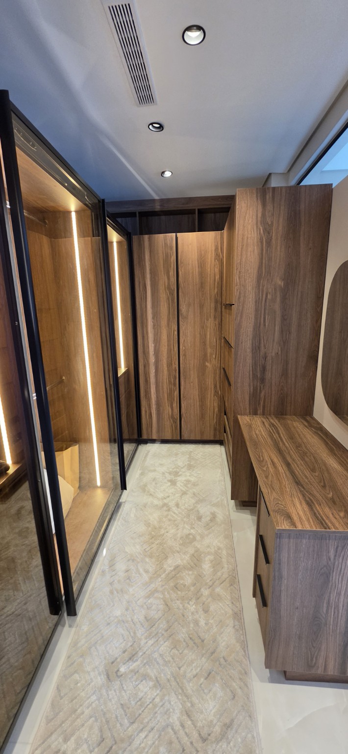 Custom fitted interiors by CALNIK